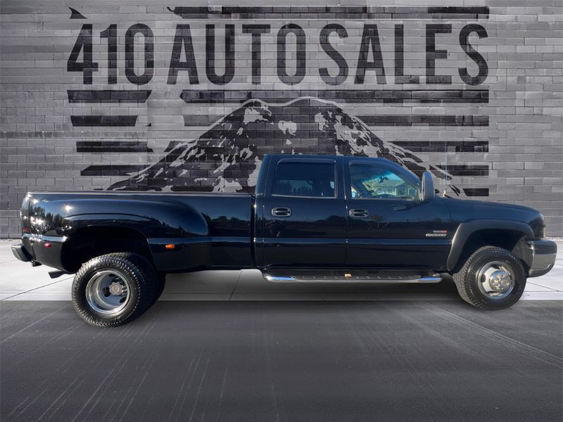 2004 Chevrolet Silverado 3500HD photo 2