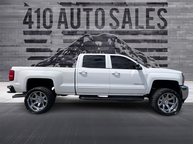 2018 CHEVY 2500HD LT Upper Image 2