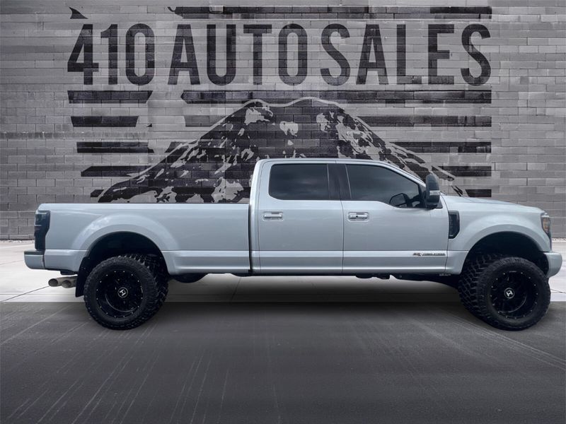 2019 Ford F-350 Lariat photo 2