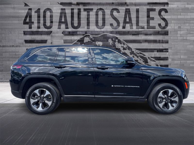 2023 JEEP GRAND CHEROKEE 4XE *HYBRID* Upper Image 2