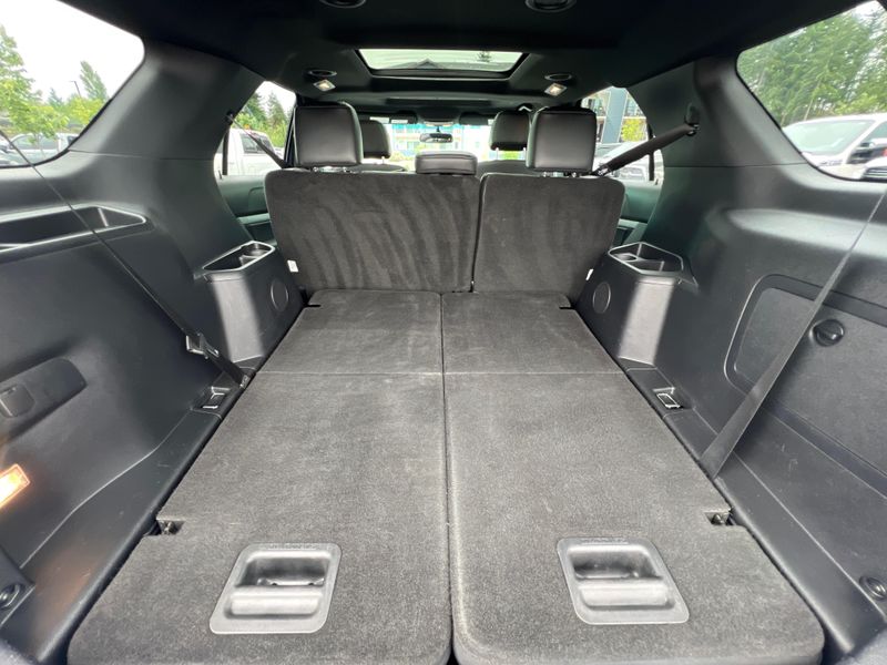 2016 Ford Explorer XLT photo 2