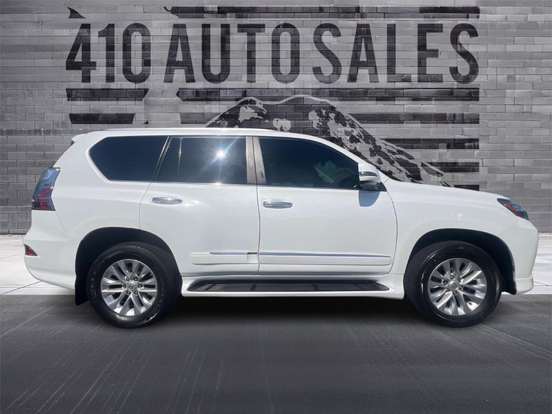2019 Lexus GX 460 Base photo 2