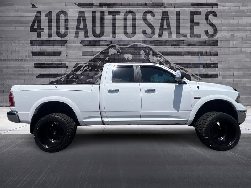 2016 Ram 1500 Laramie photo 2