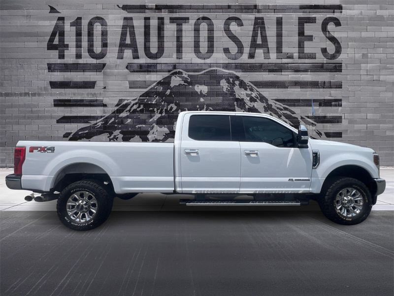 2019 Ford F-350 Lariat photo 2