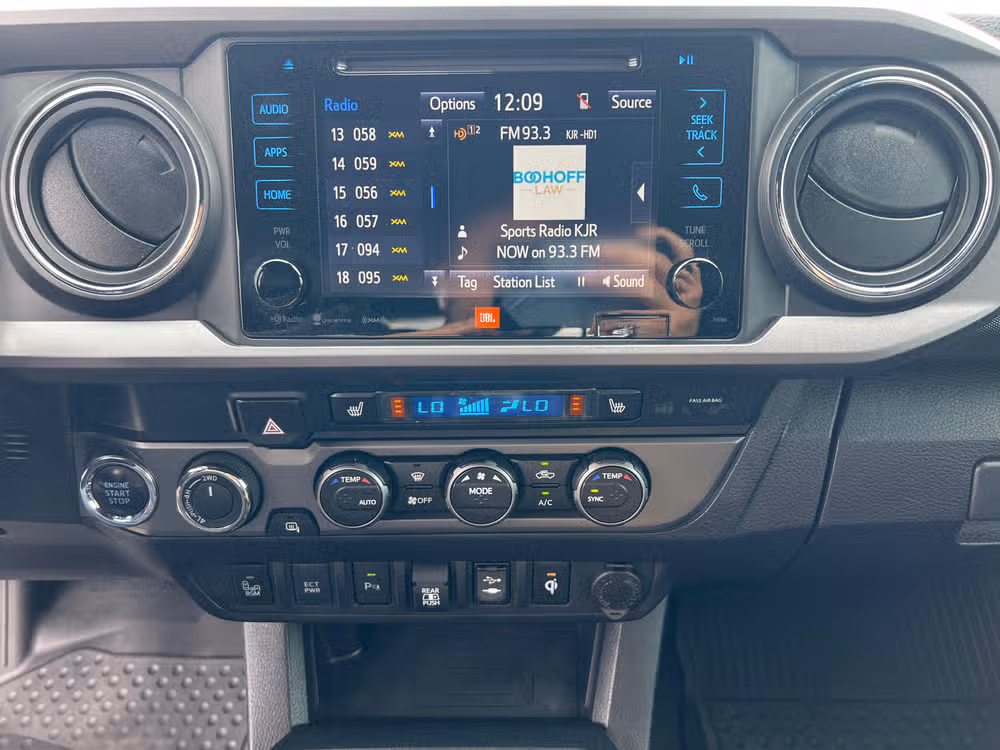 2019 TOYOTA TACOMA TRD-OFFOAD Image 17