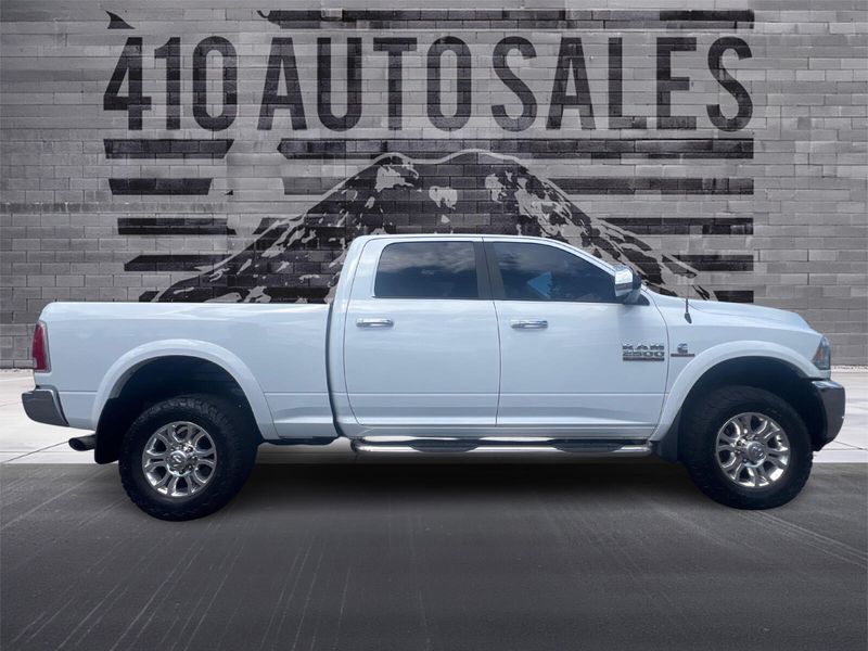 2017 Ram 2500 Laramie photo 2