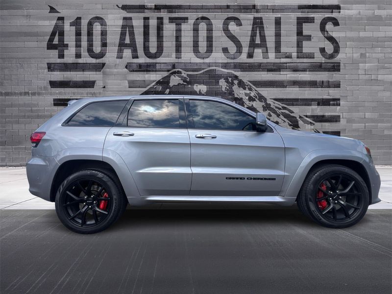 2020 Jeep Grand Cherokee SRT8 photo 2