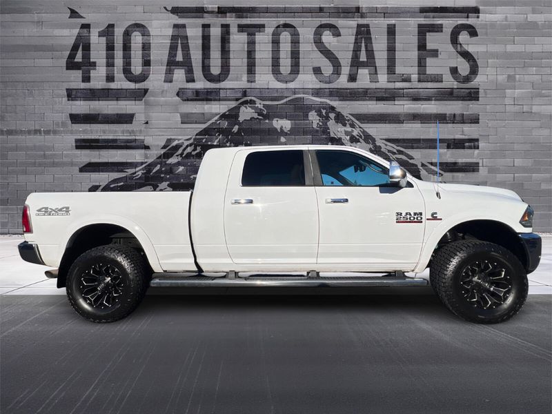 2017 Ram 2500 Laramie photo 2