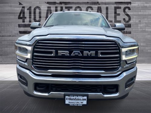 2020 RAM 2500 LARAMIE Lower Image 3