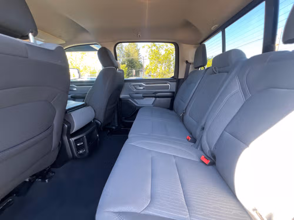 2019 RAM 1500 BIG HORN CREW CAB 4X4 Image 25