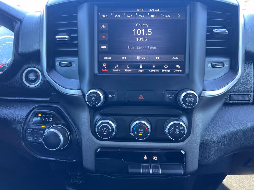 2019 RAM 1500 BIG HORN CREW CAB 4X4 Image 15