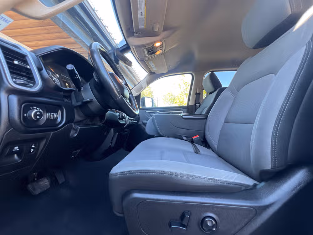 2019 RAM 1500 BIG HORN CREW CAB 4X4 Image 24