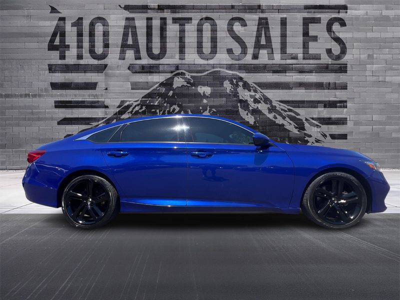 2018 Honda Accord Sport photo 2