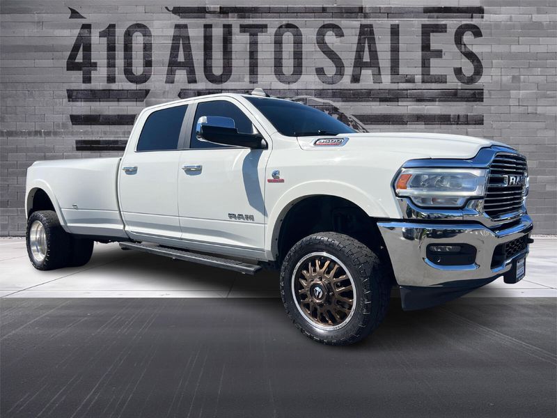 2019 RAM 3500 LARAMIE DUALLY Upper Image 1
