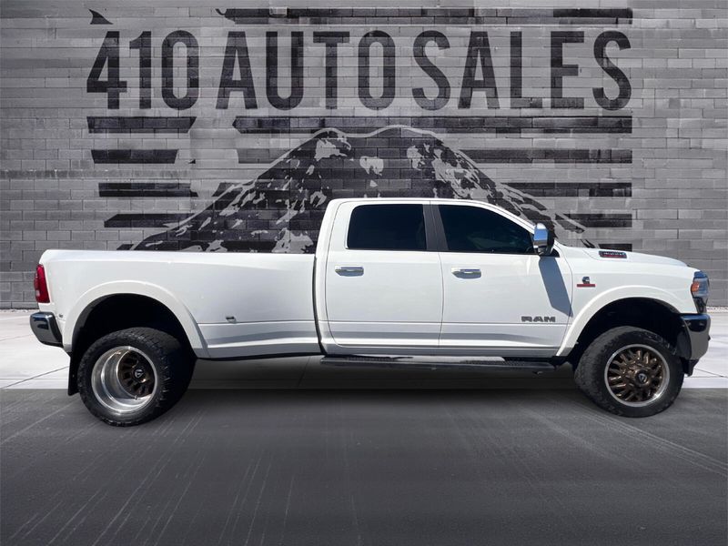 2019 RAM 3500 LARAMIE DUALLY Upper Image 2