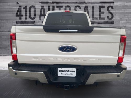 2018 Ford F-250 Super Duty Lariat Crew Cab Lower Image 2