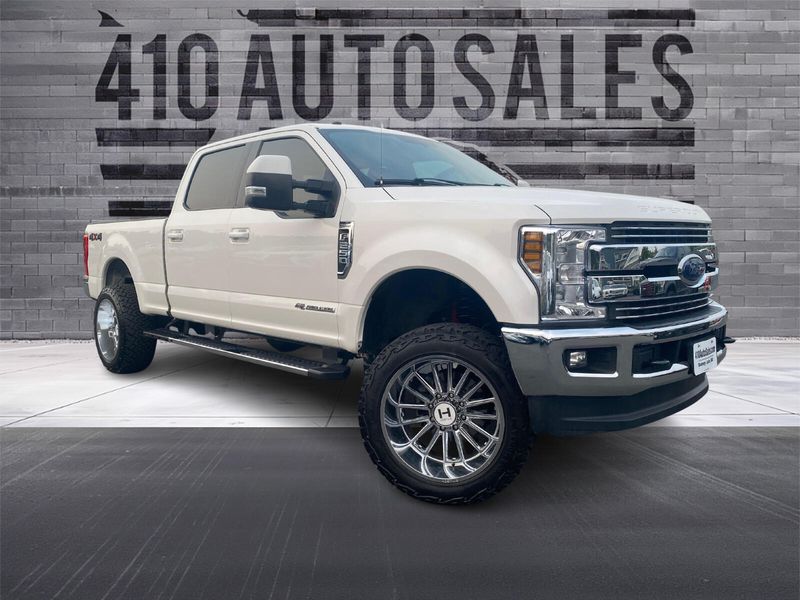 2018 Ford F-250 Super Duty Lariat Crew Cab Upper Image 1