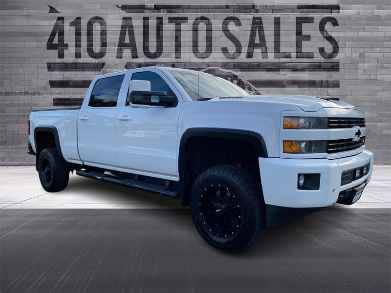 2015 CHEVY 3500 LTZ Upper Image 1