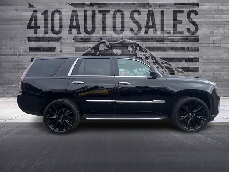 2015 CADILLAC ESCALADE LUXURY Upper Image 2
