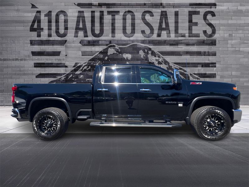 2020 CHEVY 2500 LTZ Upper Image 2