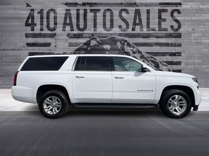 2018 CHEVY SUBURBAN LT Upper Image 2