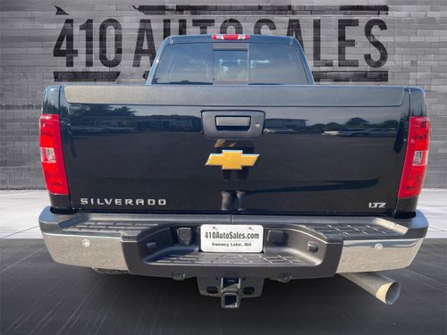 2013 CHEVY 2500 LTZ Lower Image 2