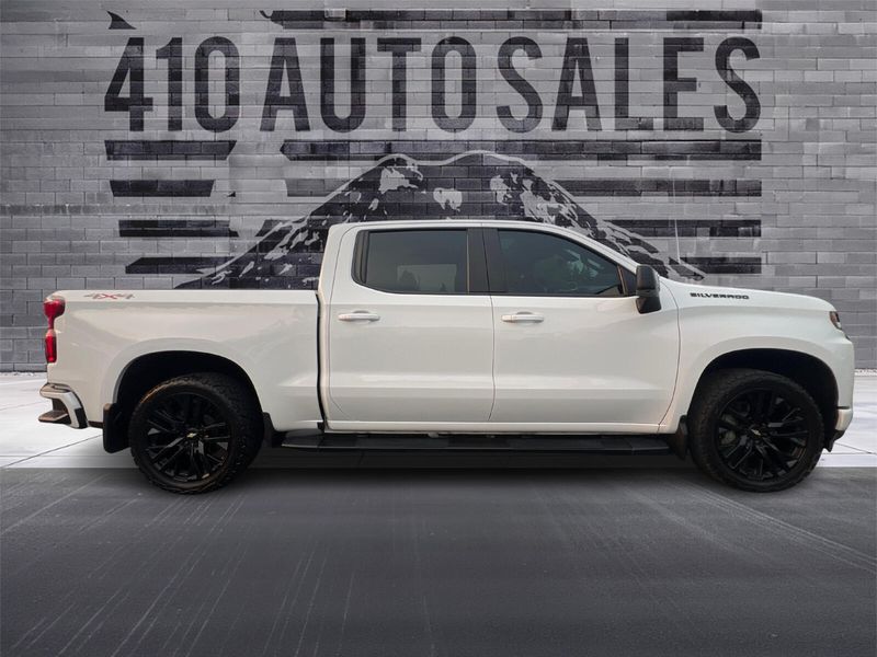 2020 CHEVY 1500 RST Upper Image 2