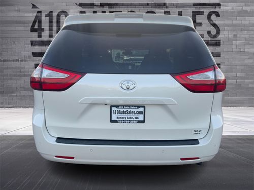 2019 TOYOTA SIENNA XLE 7-PASSENGER Lower Image 2