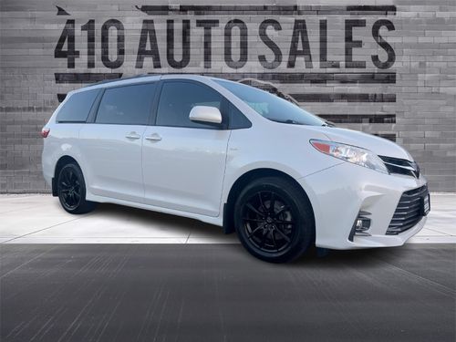 2638 - 2019 TOYOTA SIENNA XLE 7-PASSENGER