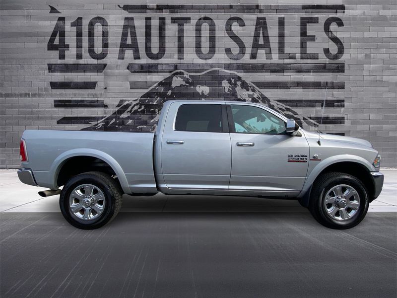 2016 RAM 2500 LARAMIE Upper Image 2