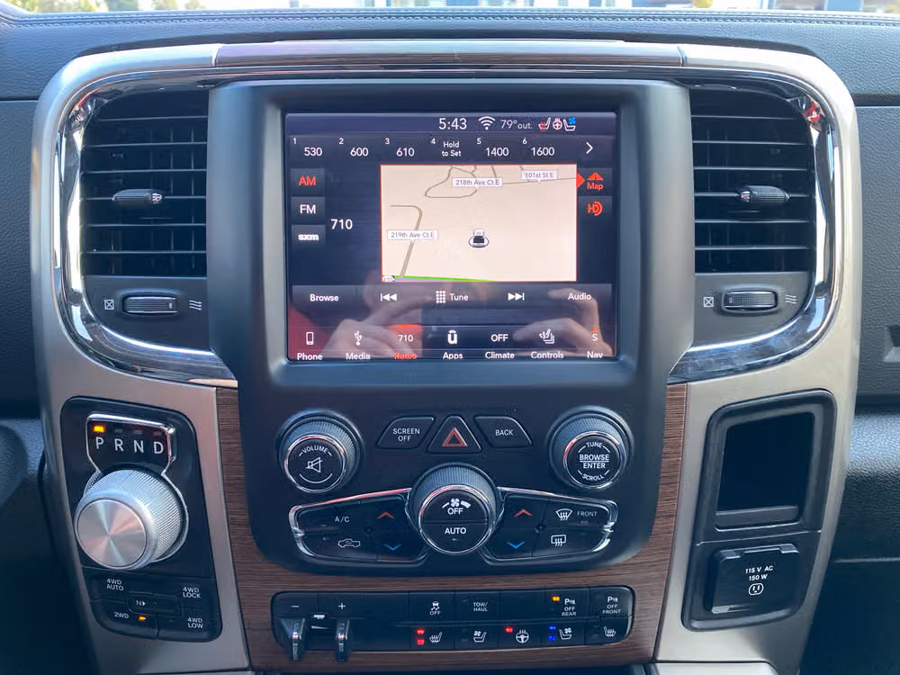 2018 RAM 1500 LARAMIE ECO-DIESEL 4WD Image 17