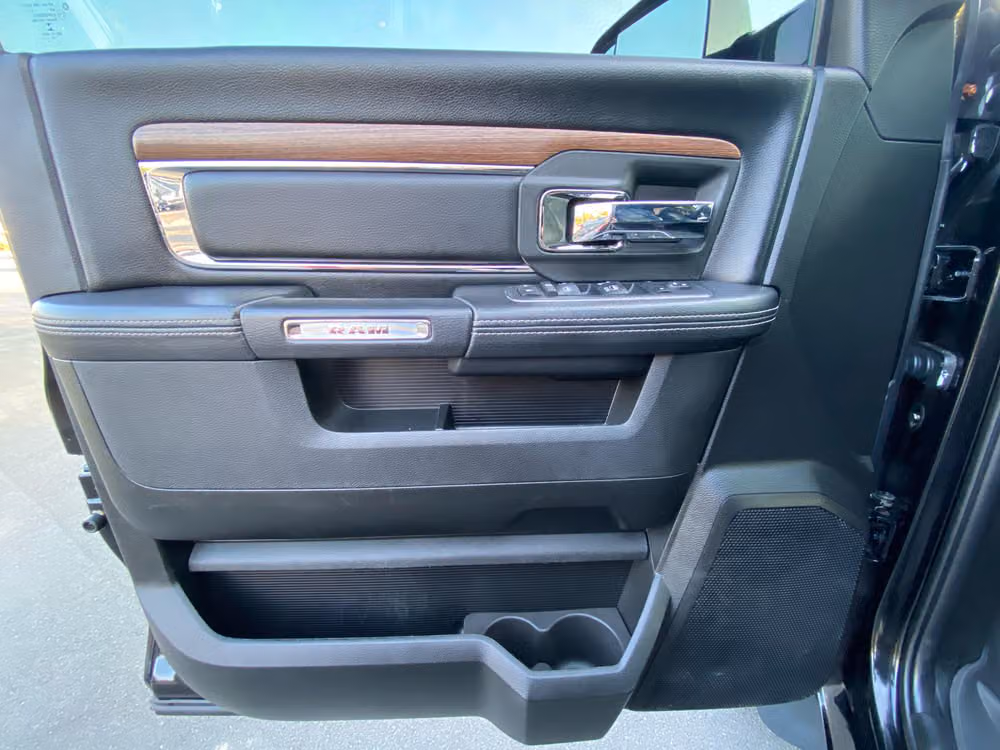 2018 RAM 1500 LARAMIE ECO-DIESEL 4WD Image 23