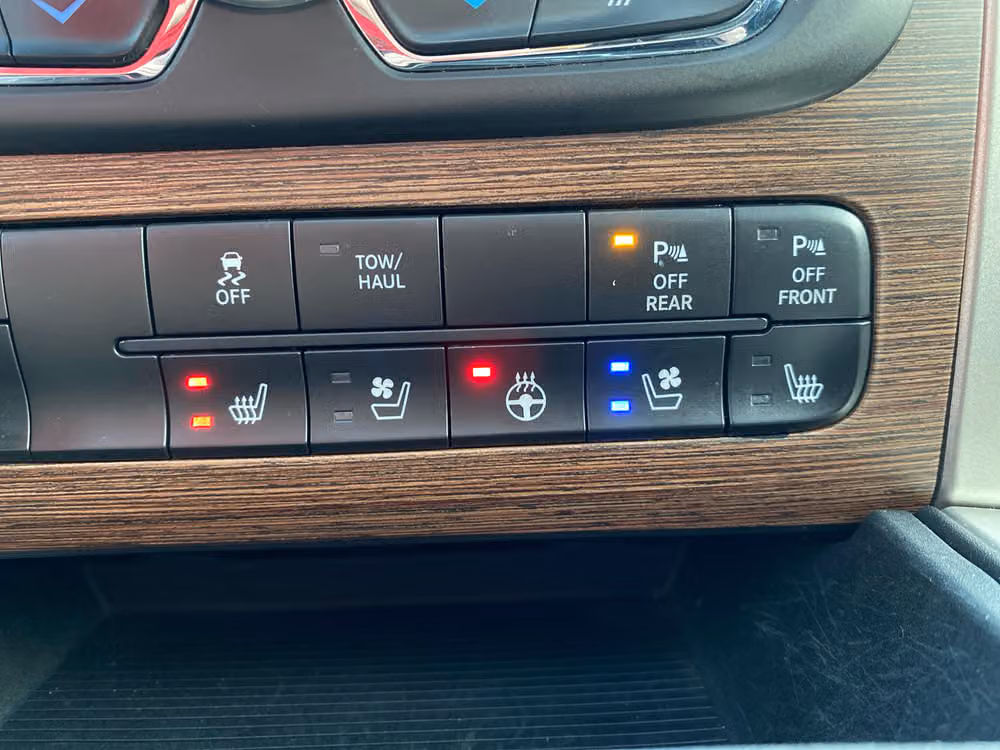 2018 RAM 1500 LARAMIE ECO-DIESEL 4WD Image 15