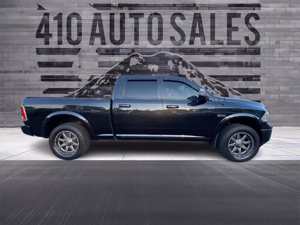 2018 RAM 1500 LARAMIE ECO-DIESEL 4WD Image 2