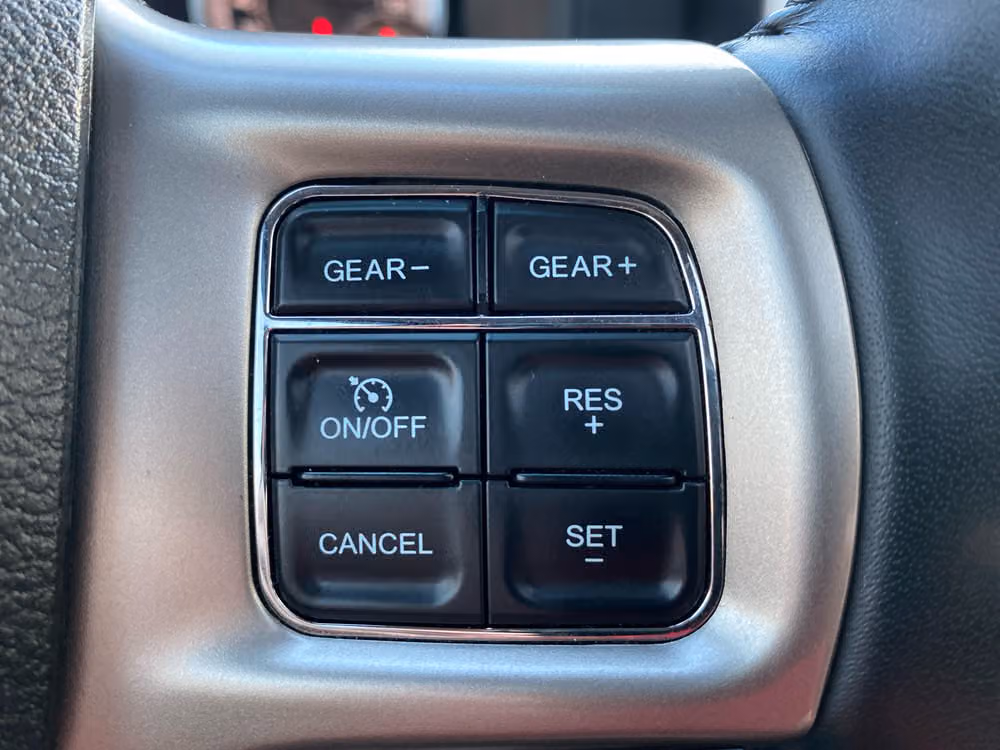 2018 RAM 1500 LARAMIE ECO-DIESEL 4WD Image 21