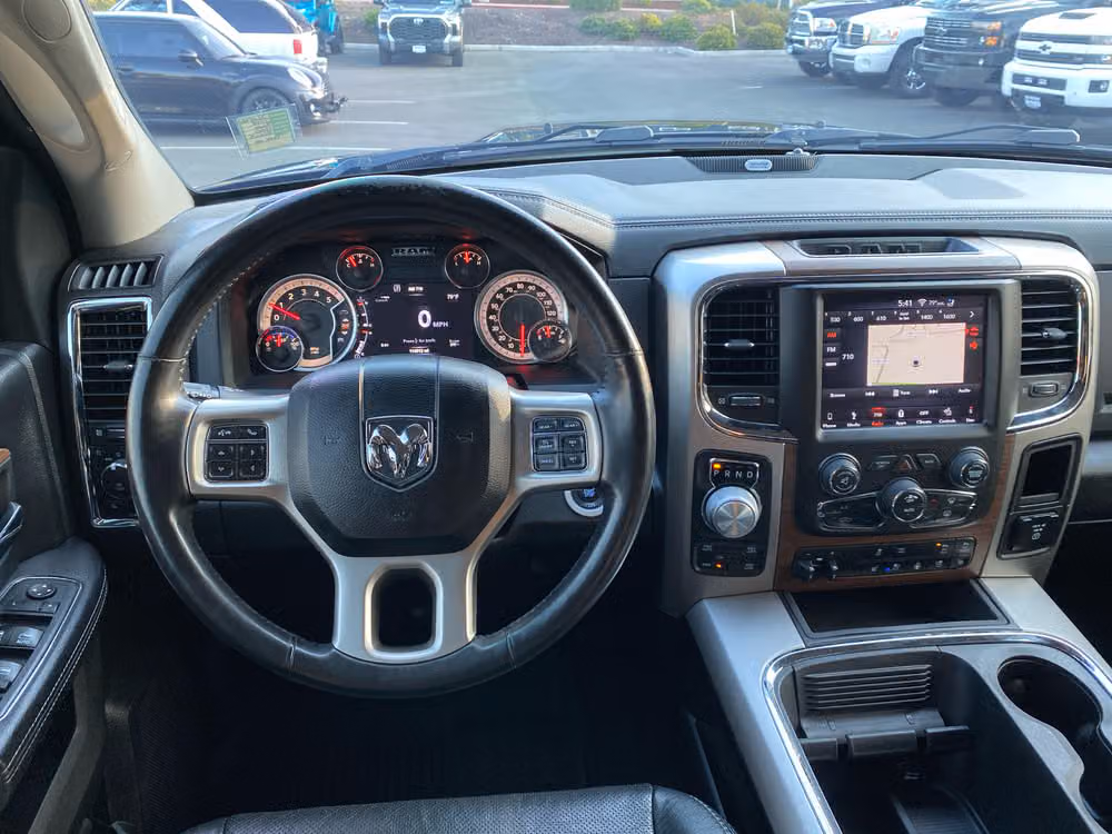 2018 RAM 1500 LARAMIE ECO-DIESEL 4WD Image 11