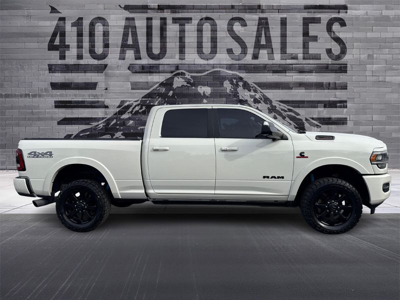 2020 RAM 2500 LARAMIE *NIGHT EDITION* Upper Image 2