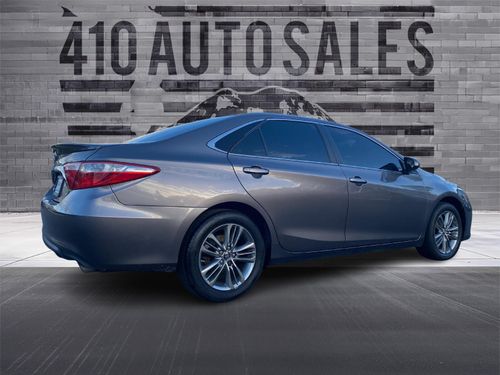 2017 TOYOTA CAMRY SE Lower Image 1