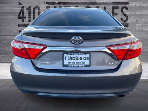 2017 TOYOTA CAMRY SE Lower Image 2