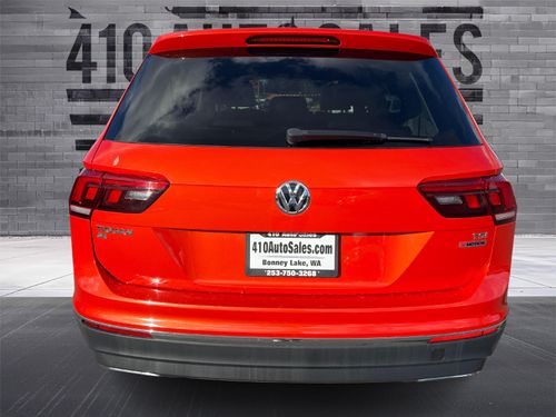 2018 VW TIGUAN 2.0T SE 4MOTION Lower Image 2