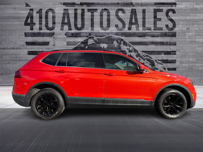 2018 VW TIGUAN 2.0T SE 4MOTION Upper Image 2