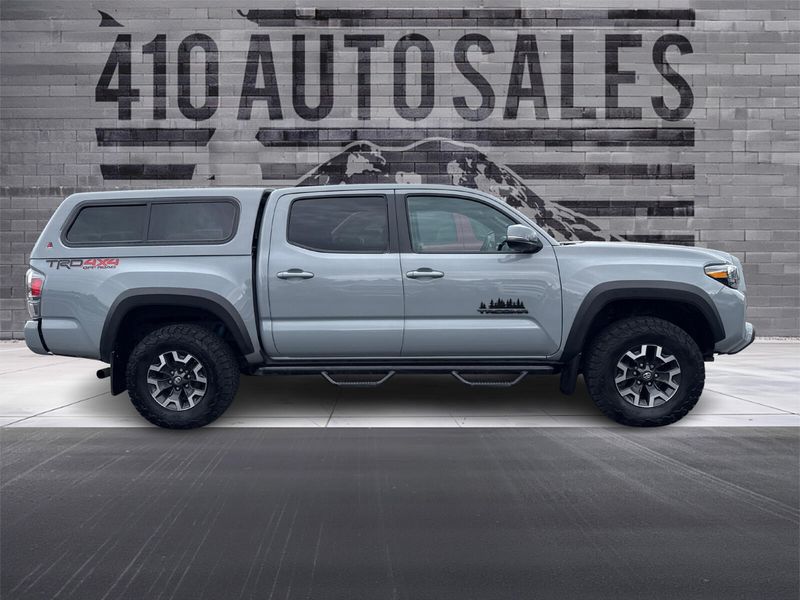 2020 Toyota Tacoma TRD Off-Road Double Cab Upper Image 2