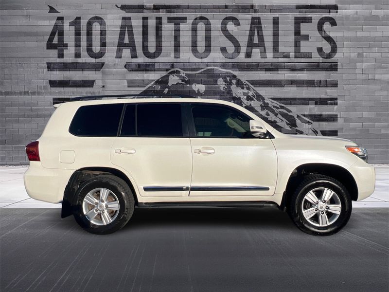 2013 TOYOTA LAND CRUISER Upper Image 2
