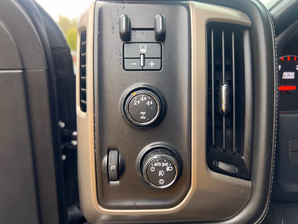 2016 GMC 2500HD DENALI *DURAMAX DIESEL* Image 24