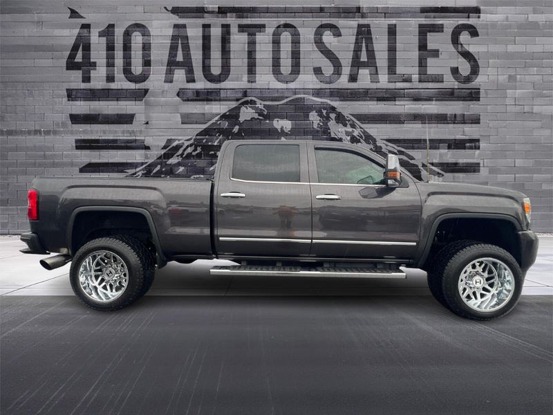 2016 GMC 2500HD DENALI *DURAMAX DIESEL* Upper Image 2