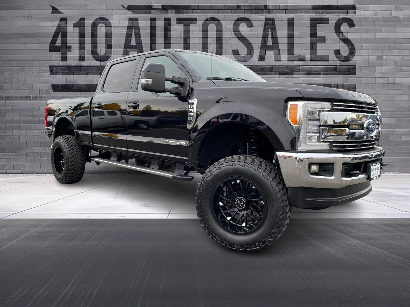 2017 Ford F-350 Super Duty Lariat's photo