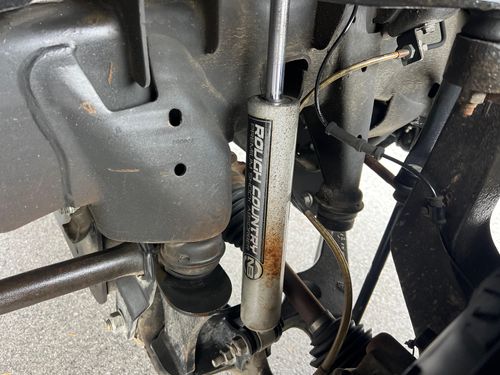 2017 GMC 2500HD DENALI *LIFTED* Lower Image 2