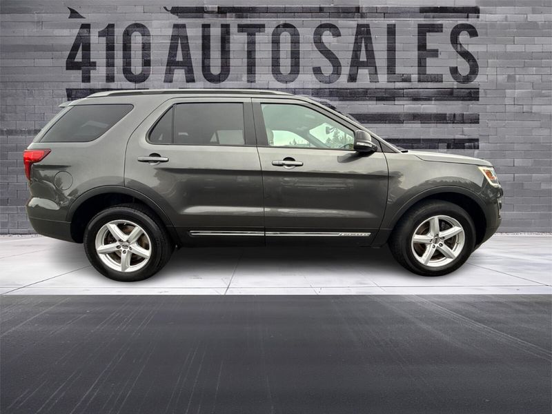 2017 FORD EXPLORER XLT Upper Image 2