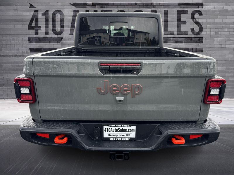 2021 Jeep Gladiator Mojave photo 2