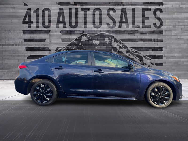 2023 TOYOTA COROLLA LE Upper Image 2